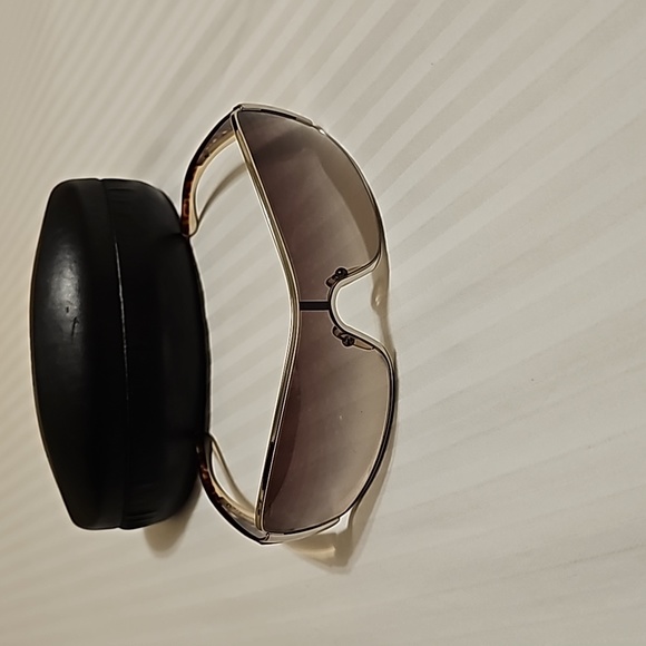 Prada Sunglasses - Picture 6 of 7